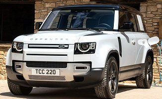 Land Rover Defender L663 P400e Plug-in Hybrid 404KM (PT204)